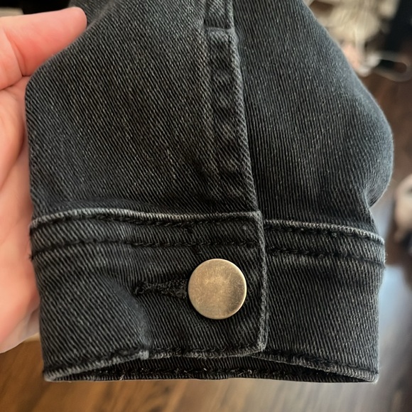 Crop denim jacket - Picture 5 of 9